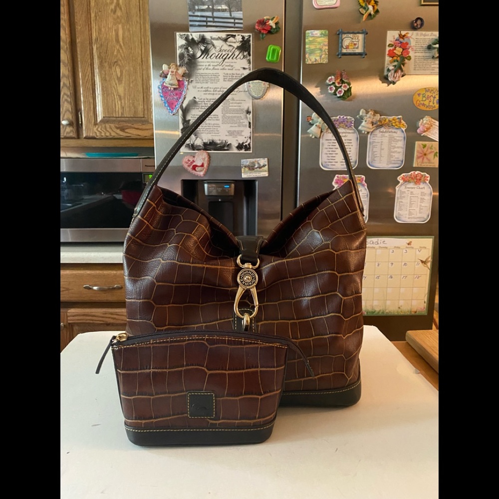 DB Belvedere Brown Logo Lock Crocodile Emboss Leather Hobo & Cosmetic Pu…
